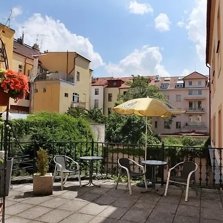 Hotel Abri 3*